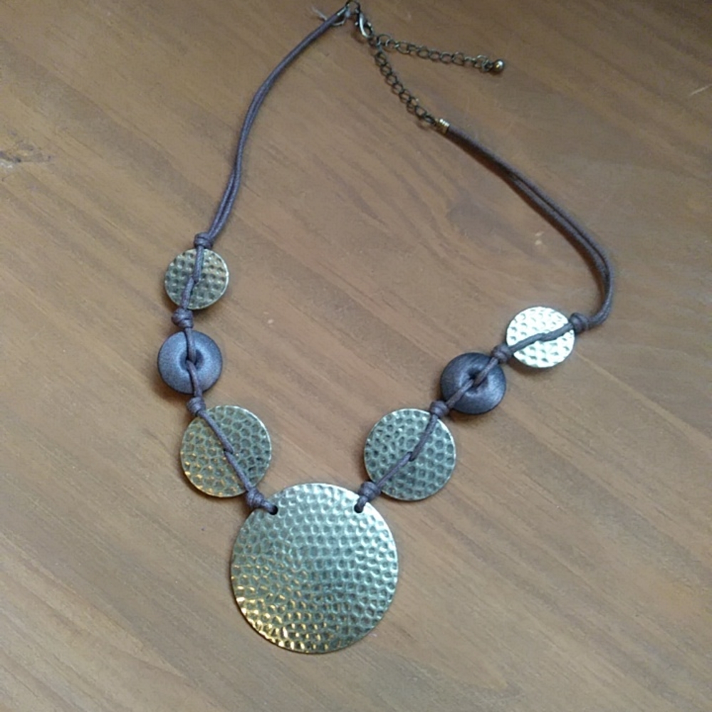 Vintage bronze tone/brown leather necklace
